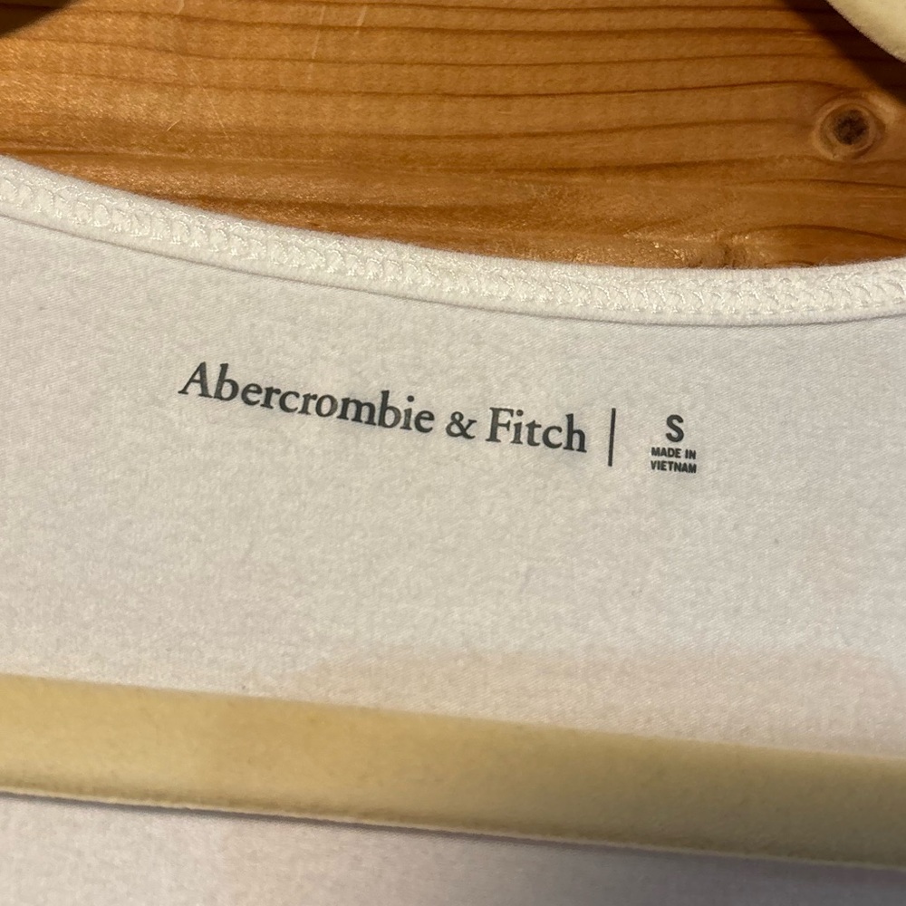 NWOT Abercrombie White Crossover Bodysuit - Picture 11 of 11